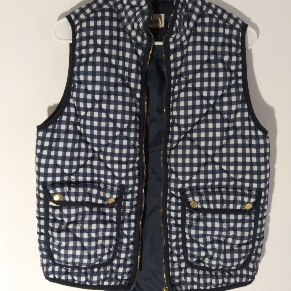 Andrea Bovine M gingham puffer vest.